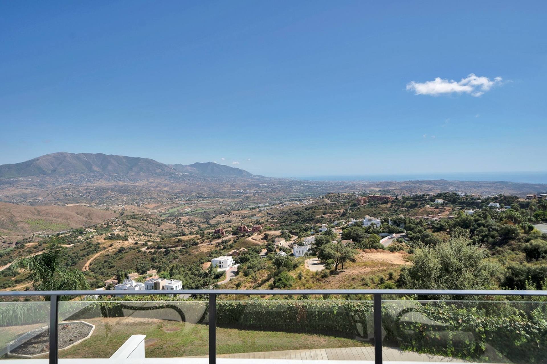Resale - Villa - Marbella - La Mairena