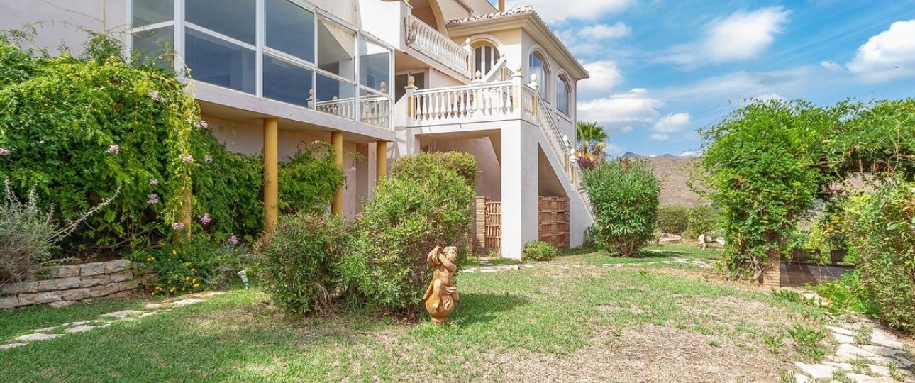 Resale - Villa - Marbella - La Mairena