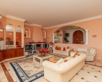 Resale - Villa - Marbella - La Mairena