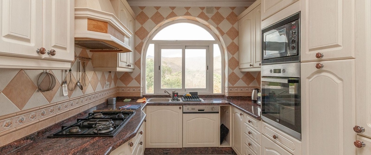 Resale - Villa - Marbella - La Mairena
