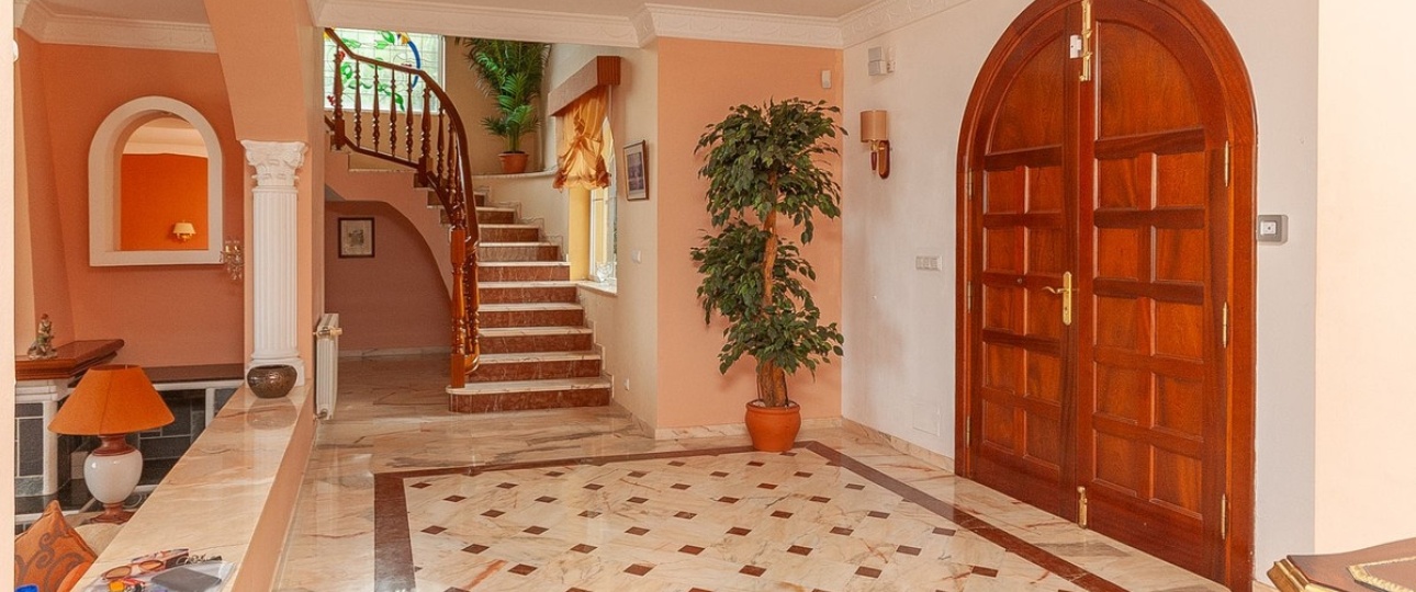 Resale - Villa - Marbella - La Mairena