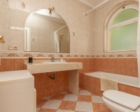 Resale - Villa - Marbella - La Mairena