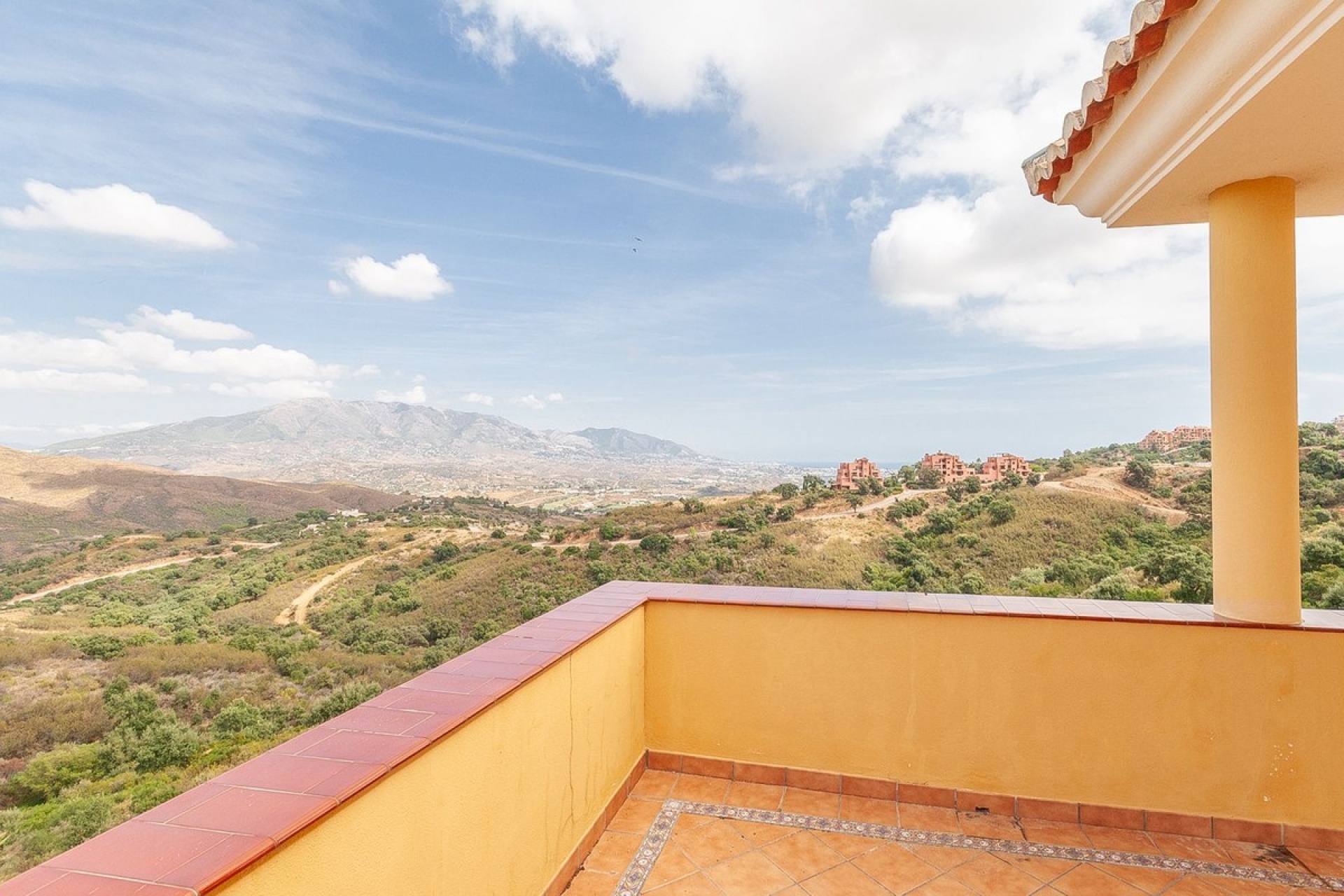 Resale - Villa - Marbella - La Mairena