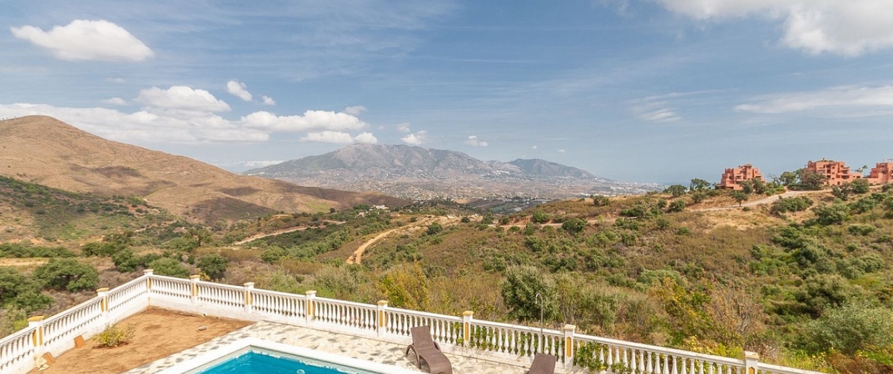 Resale - Villa - Marbella - La Mairena