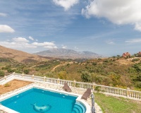 Resale - Villa - Marbella - La Mairena