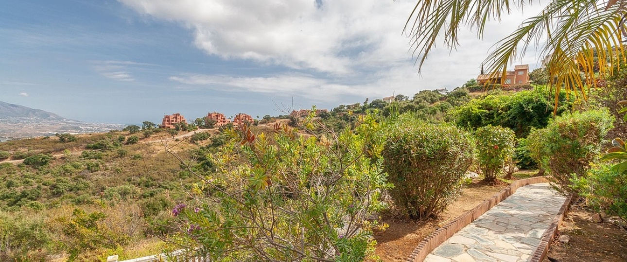 Resale - Villa - Marbella - La Mairena