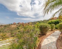 Resale - Villa - Marbella - La Mairena