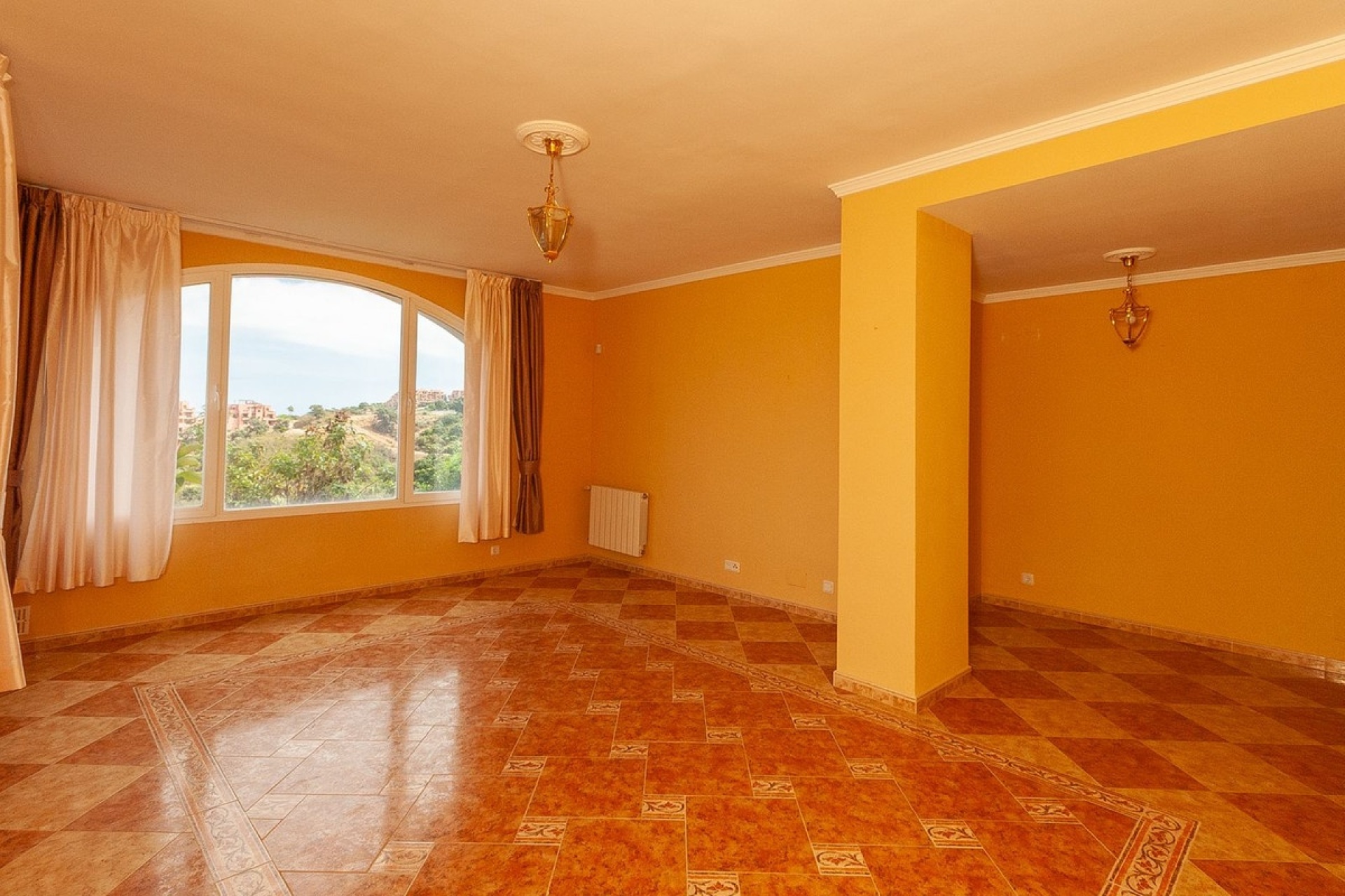 Resale - Villa - Marbella - La Mairena