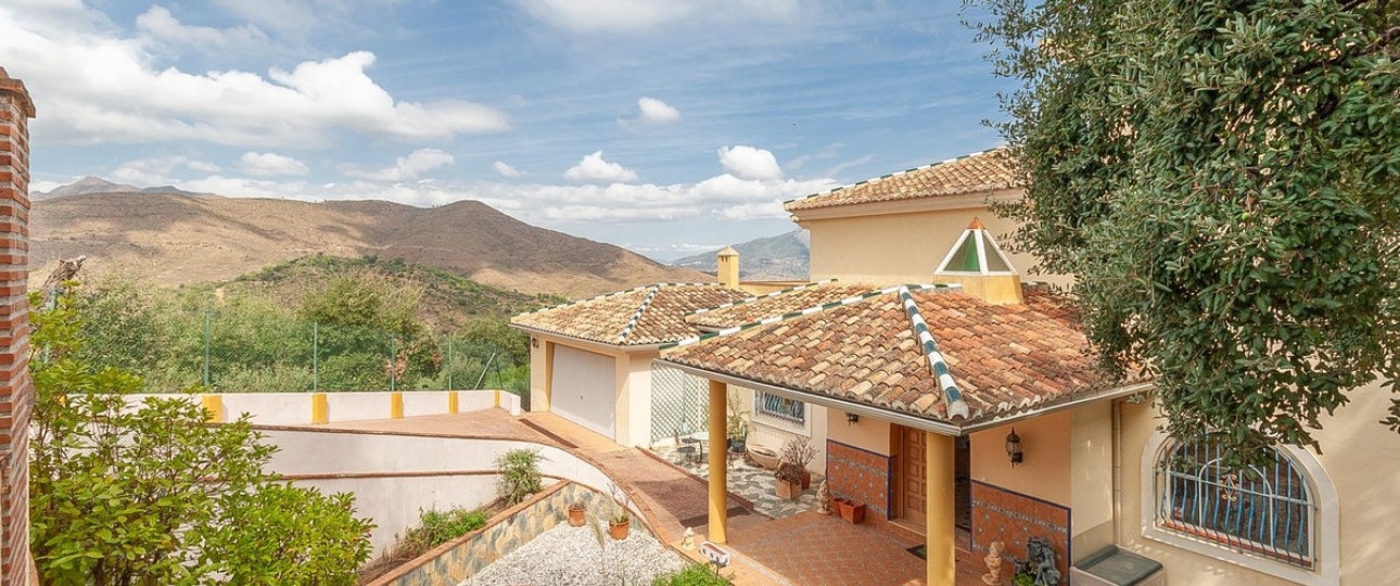 Resale - Villa - Marbella - La Mairena