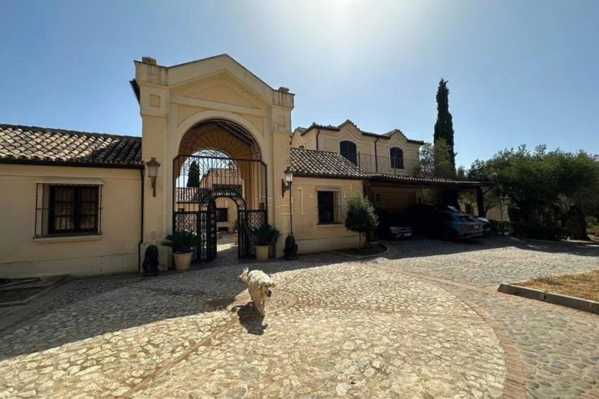 Resale - Villa - Marbella - La Mairena