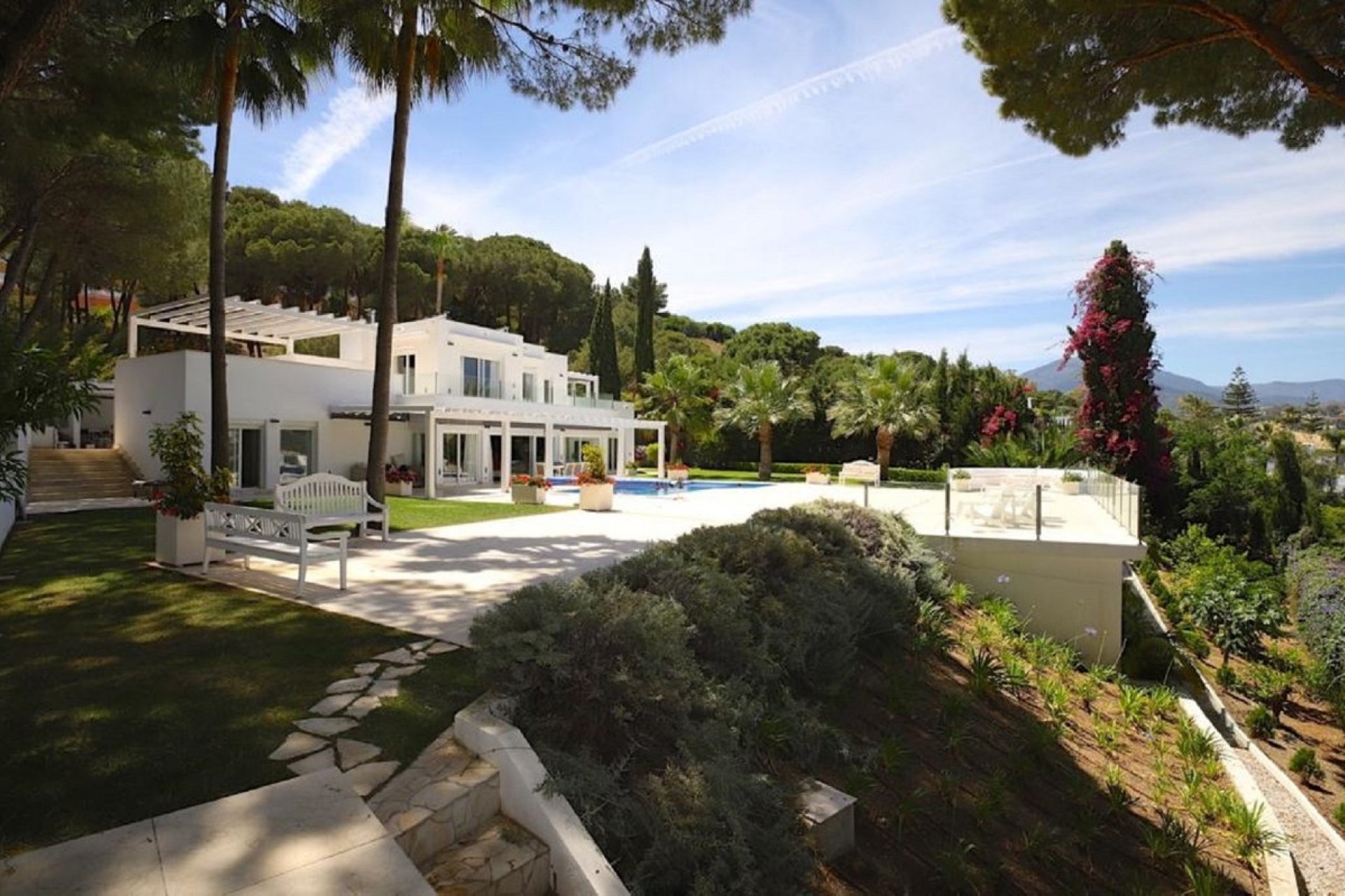 Resale - Villa - Marbella - Las Brisas