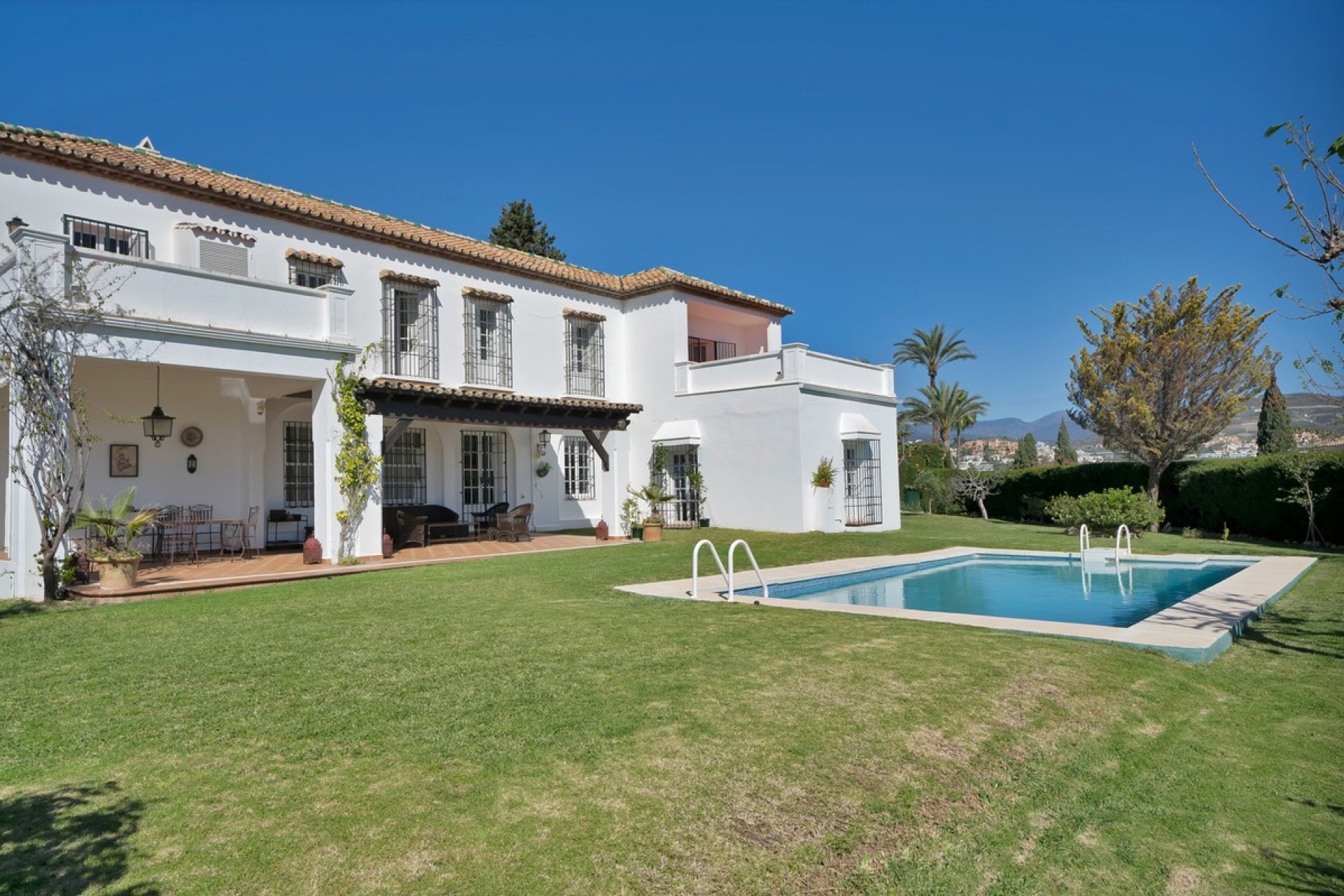 Resale - Villa - Marbella - Las Brisas