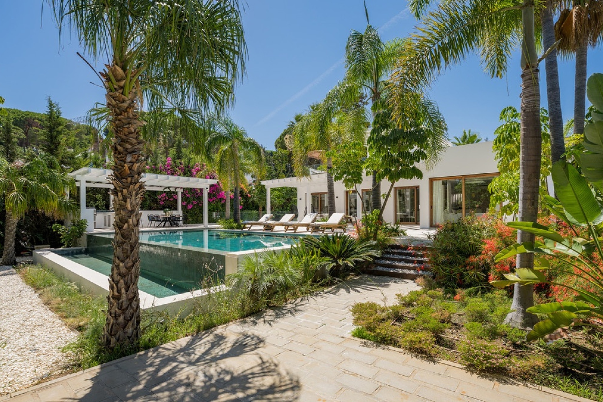 Resale - Villa - Marbella - Las Brisas