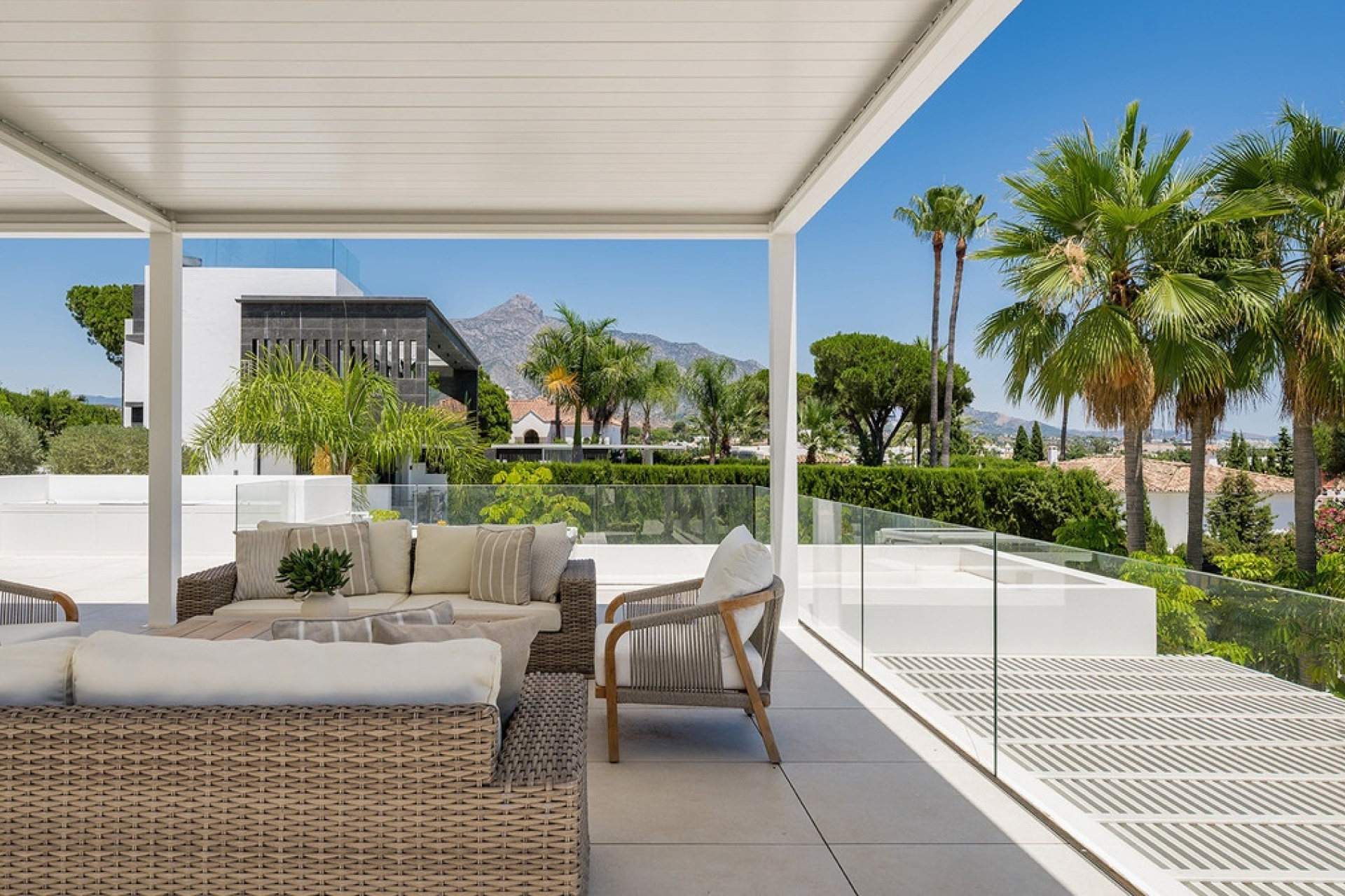 Resale - Villa - Marbella - Las Brisas
