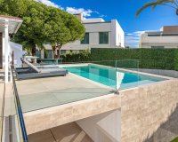 Resale - Villa - Marbella - Las Chapas