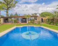Resale - Villa - Marbella - Las Chapas
