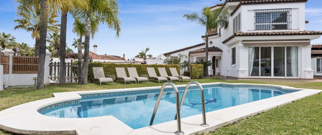 Resale - Villa - Marbella - Las Chapas