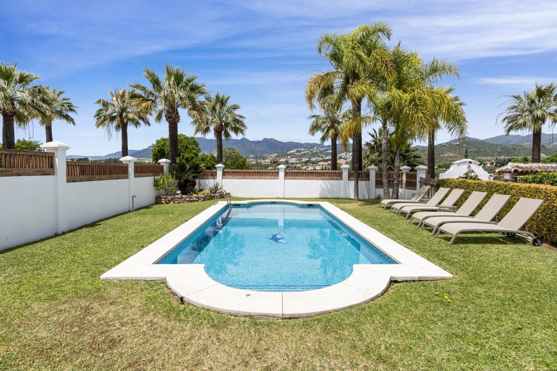 Resale - Villa - Marbella - Las Chapas