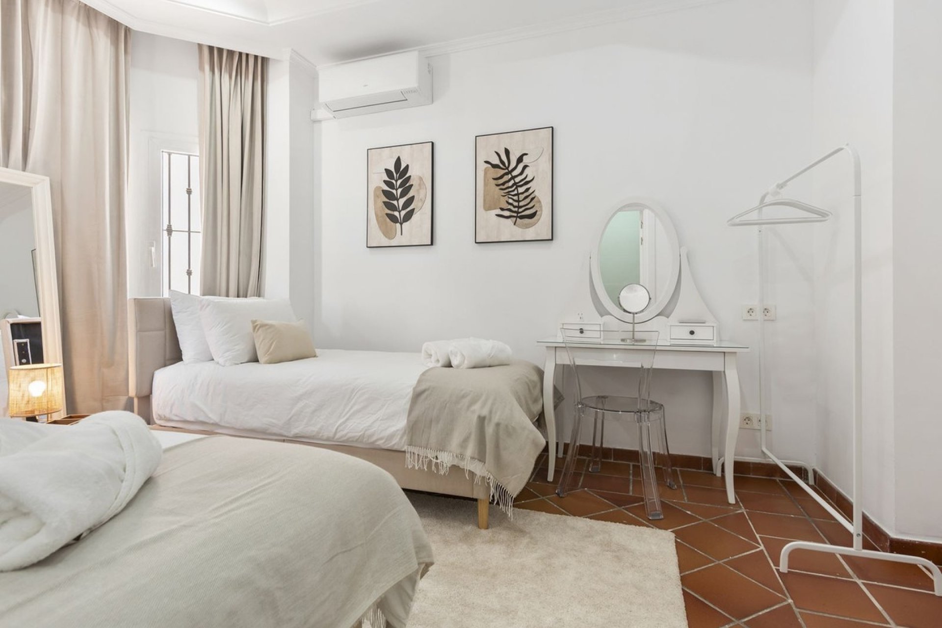 Resale - Villa - Marbella - Las Chapas