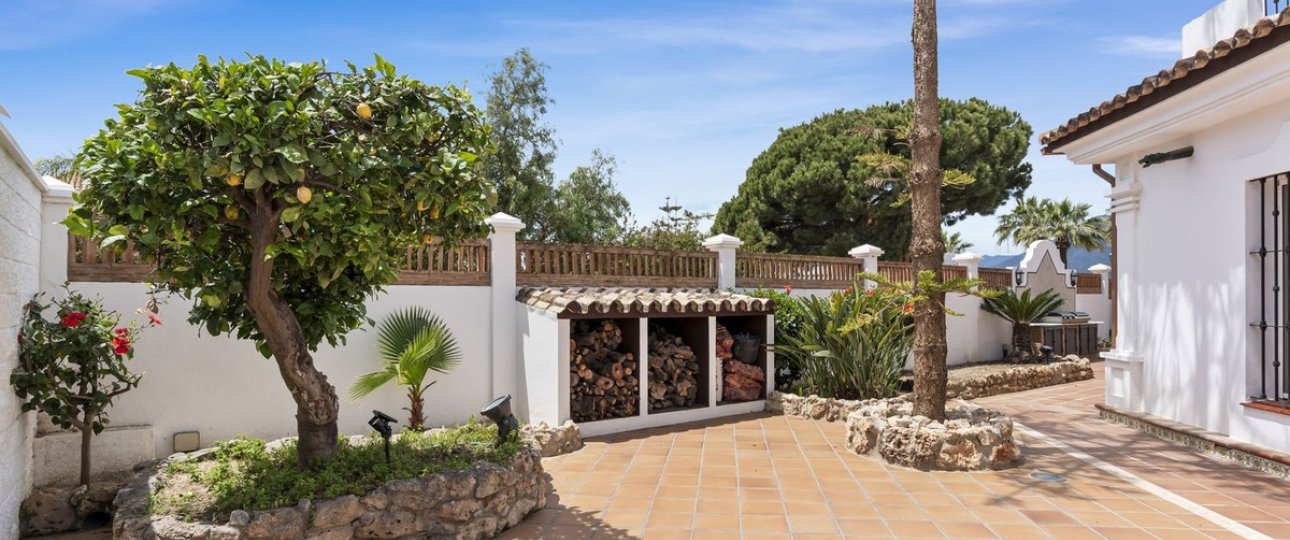 Resale - Villa - Marbella - Las Chapas