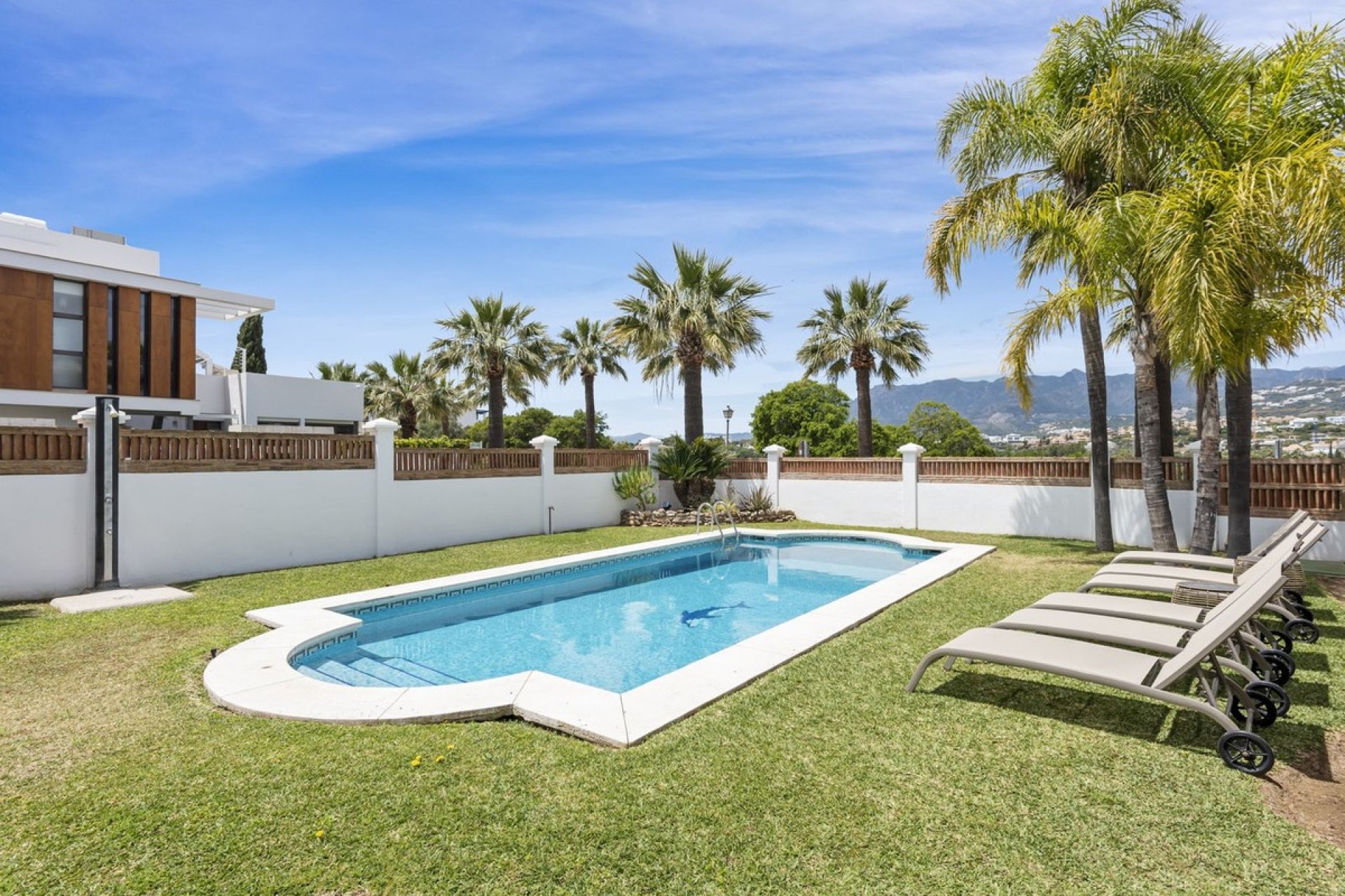 Resale - Villa - Marbella - Las Chapas