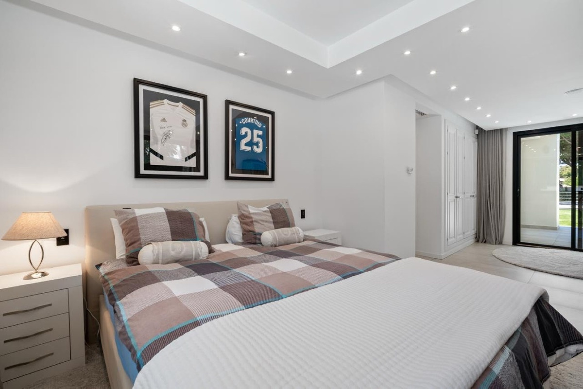 Resale - Villa - Marbella - Las Chapas