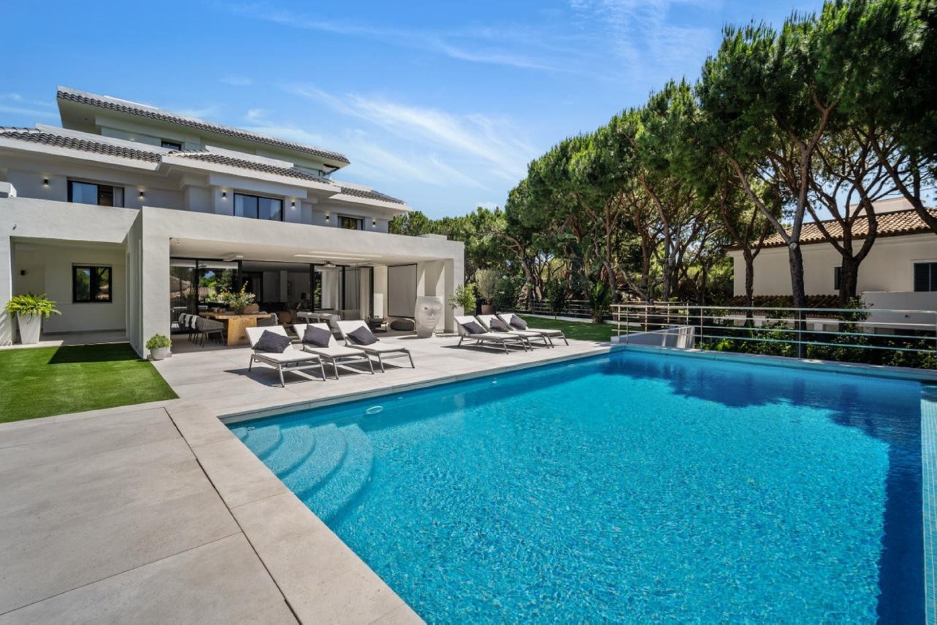 Resale - Villa - Marbella - Las Chapas