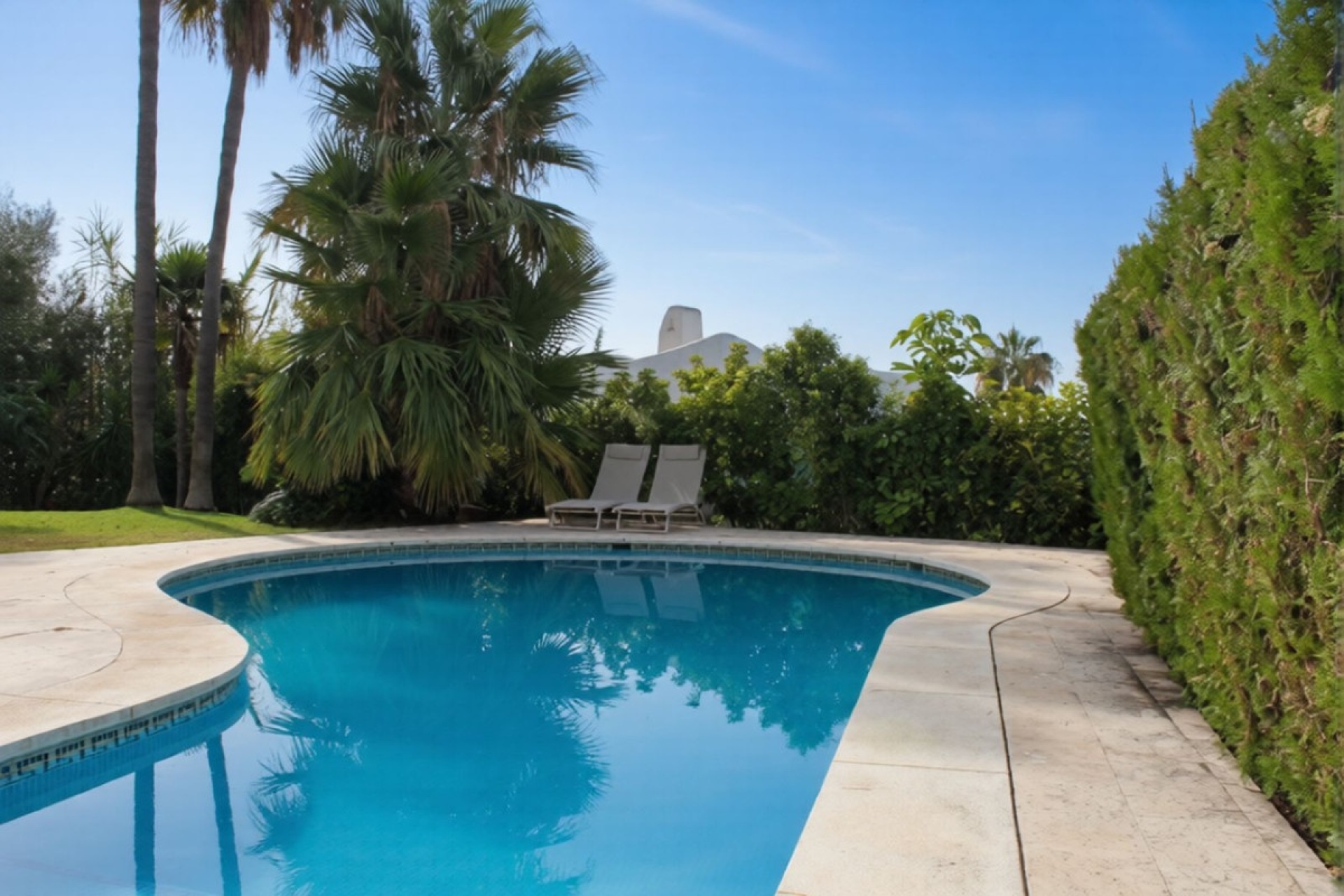 Resale - Villa - Marbella - Las Chapas
