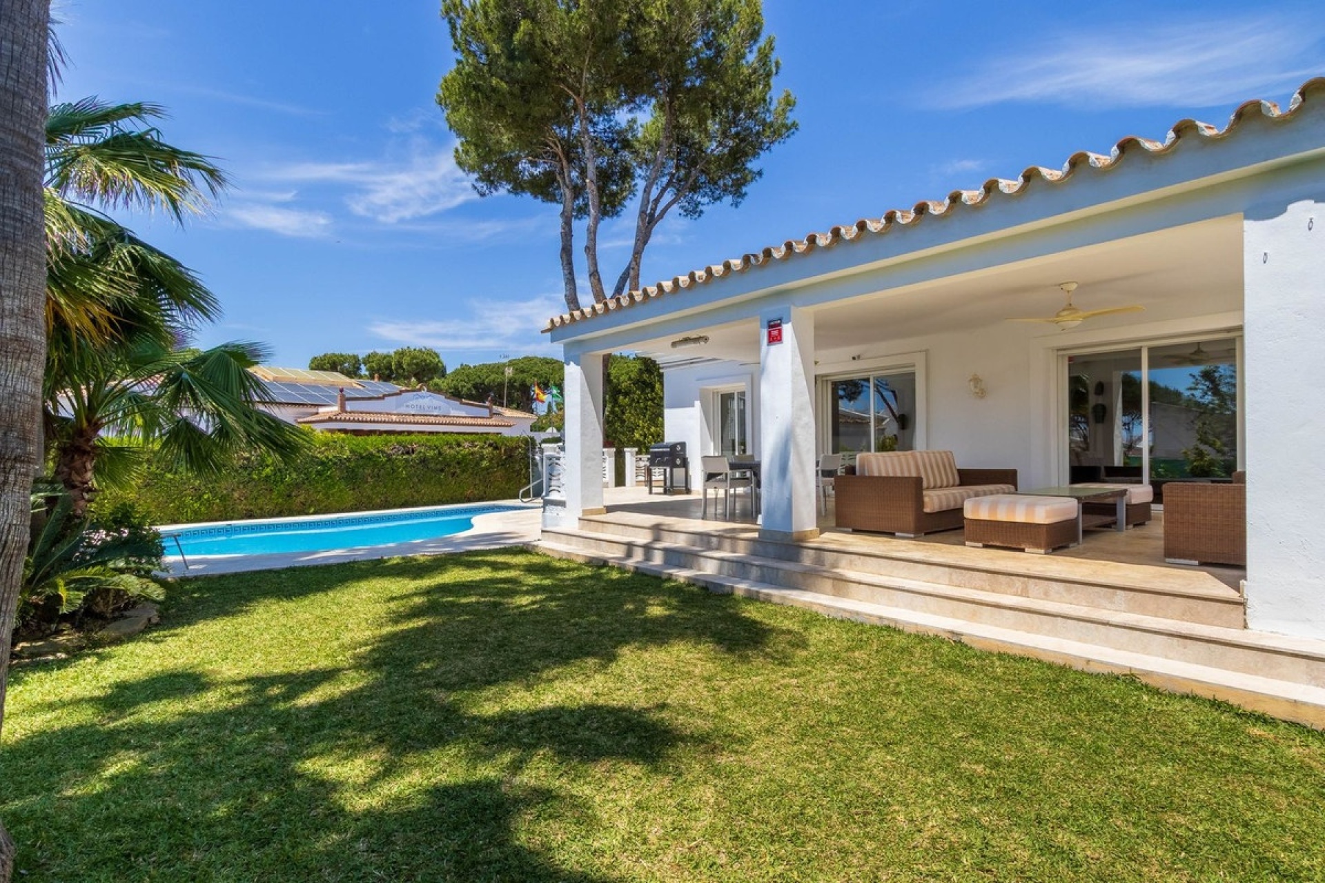 Resale - Villa - Marbella - Las Chapas