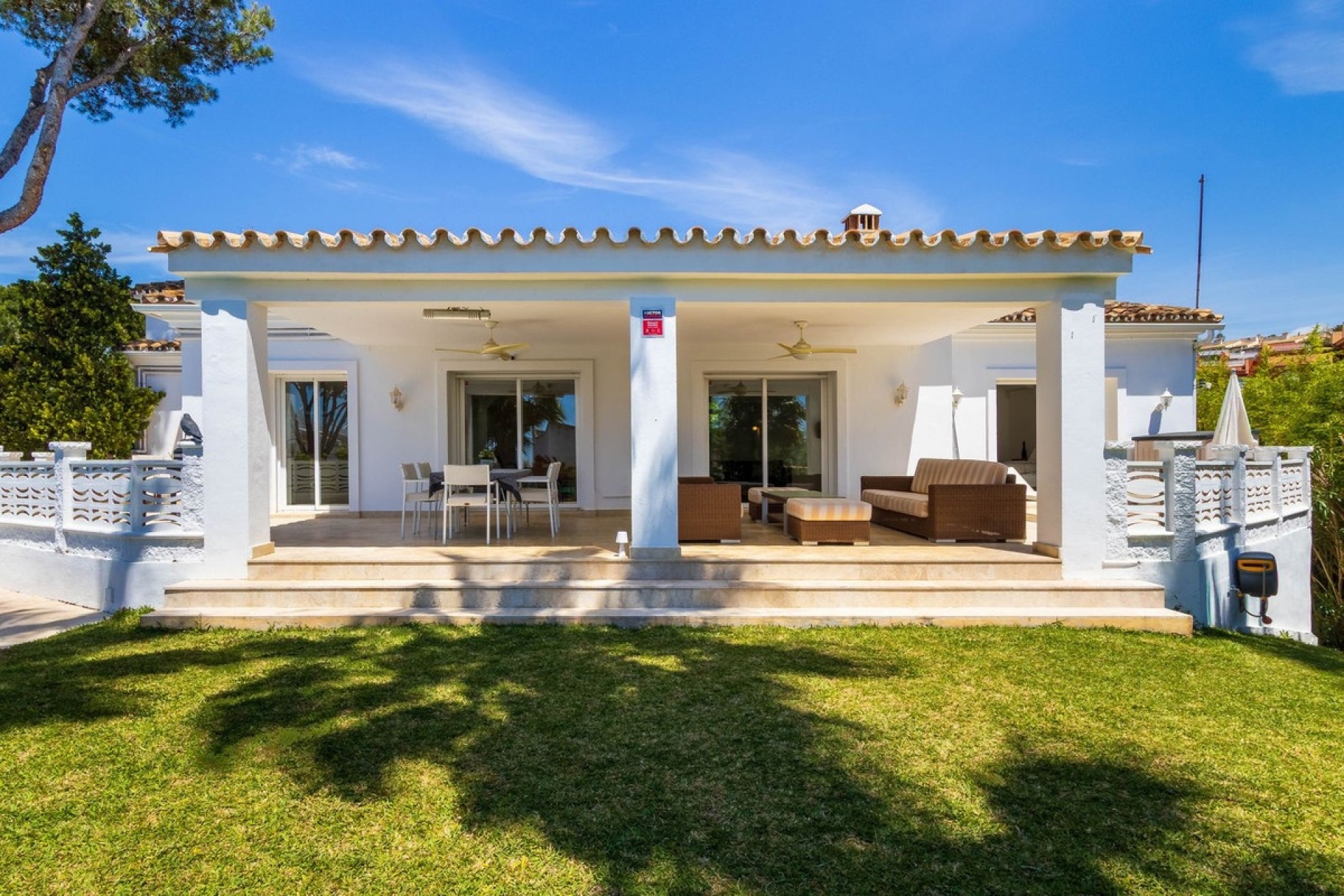 Resale - Villa - Marbella - Las Chapas