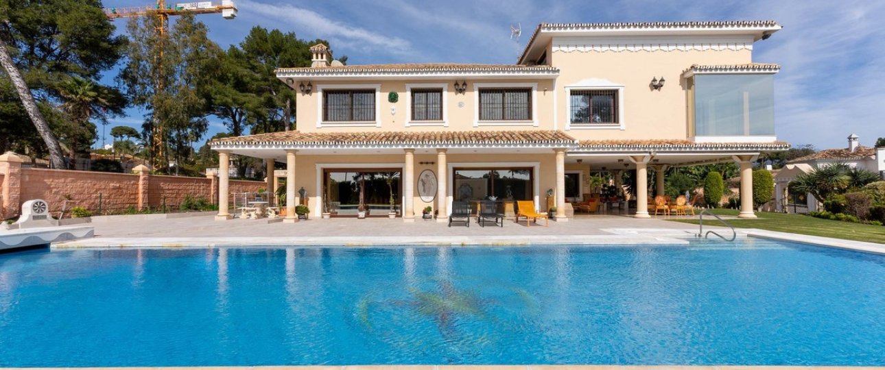 Resale - Villa - Marbella - Los Monteros