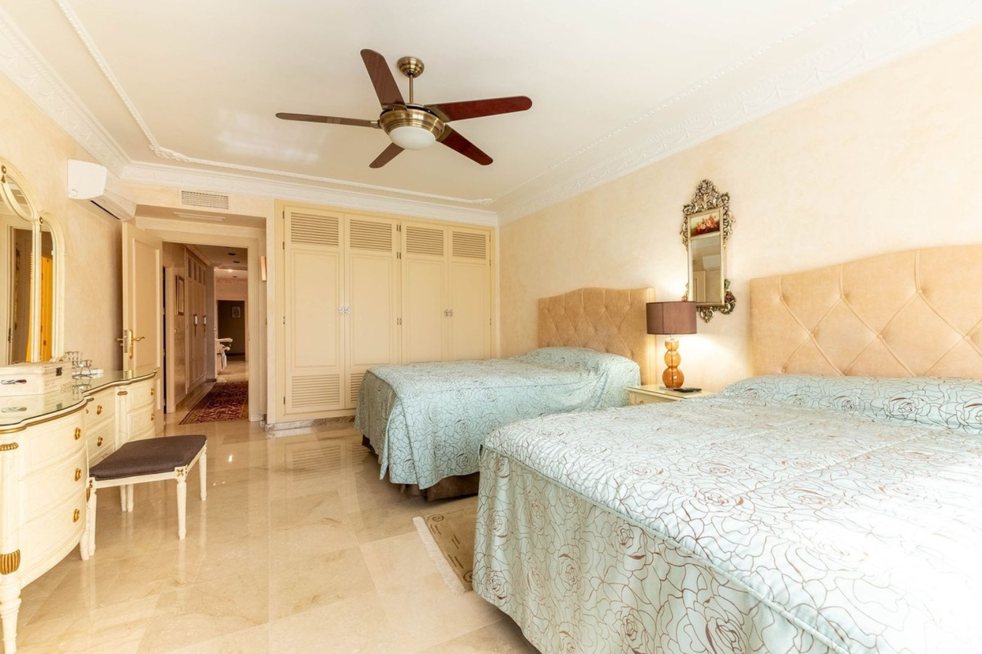 Resale - Villa - Marbella - Los Monteros
