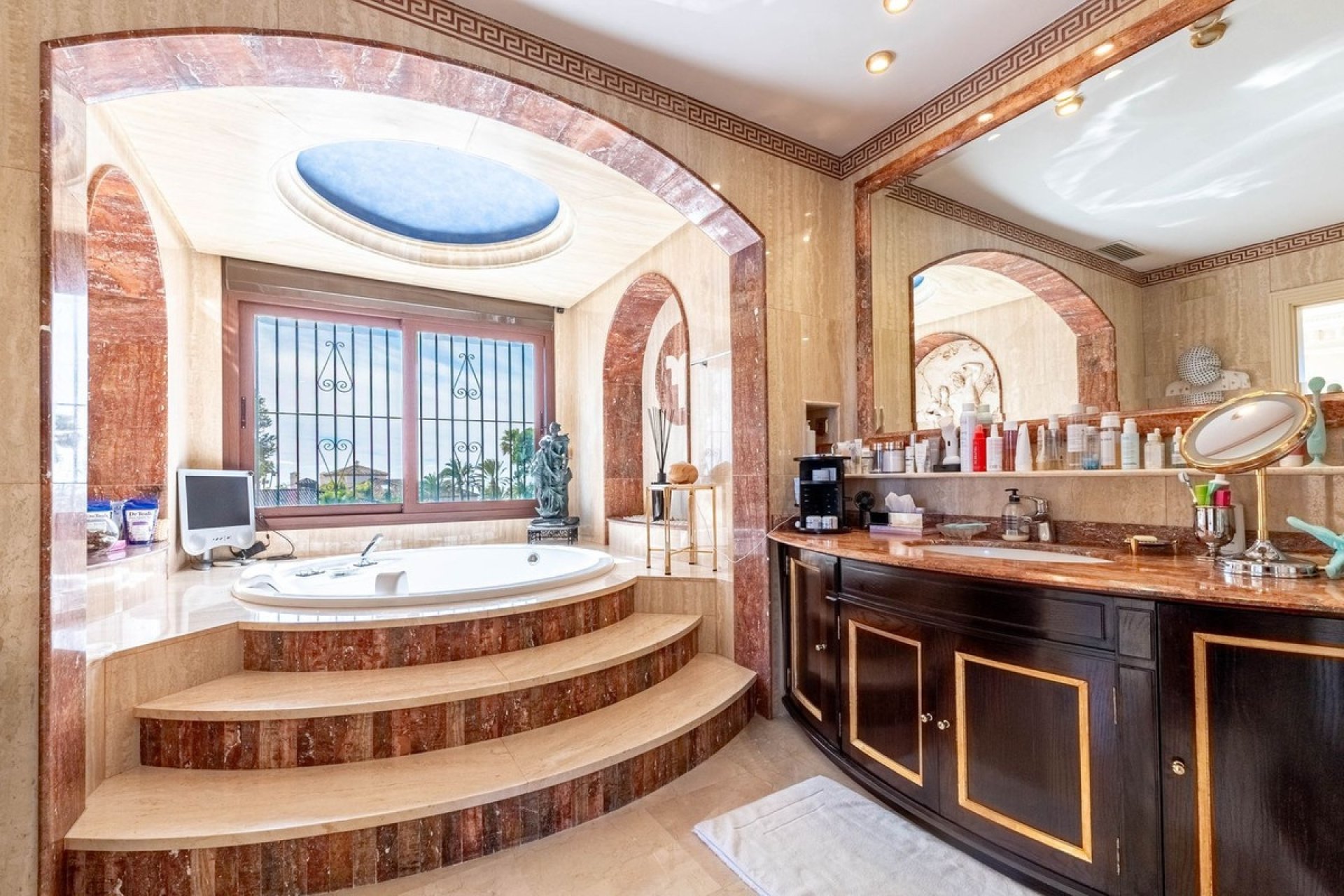 Resale - Villa - Marbella - Los Monteros