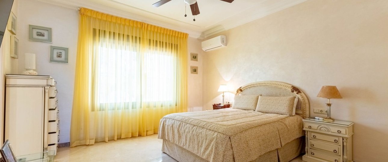 Resale - Villa - Marbella - Los Monteros