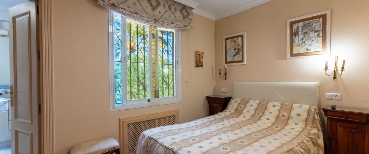 Resale - Villa - Marbella - Los Monteros