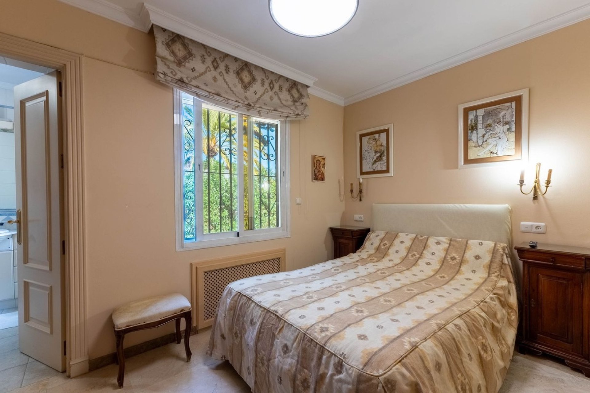 Resale - Villa - Marbella - Los Monteros