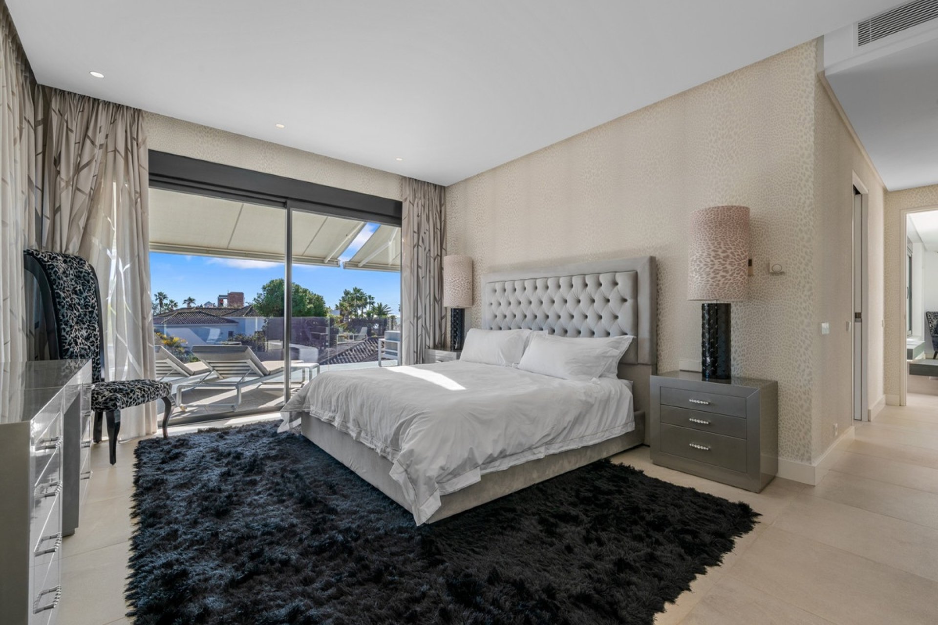 Resale - Villa - Marbella - Los Monteros