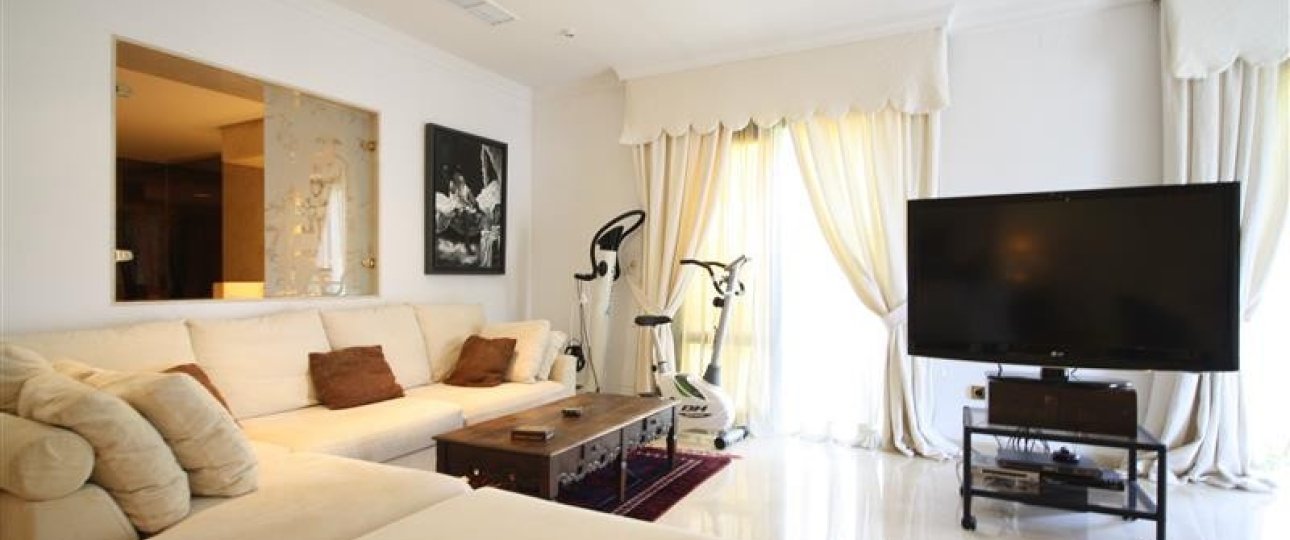 Resale - Villa - Marbella - Los Monteros