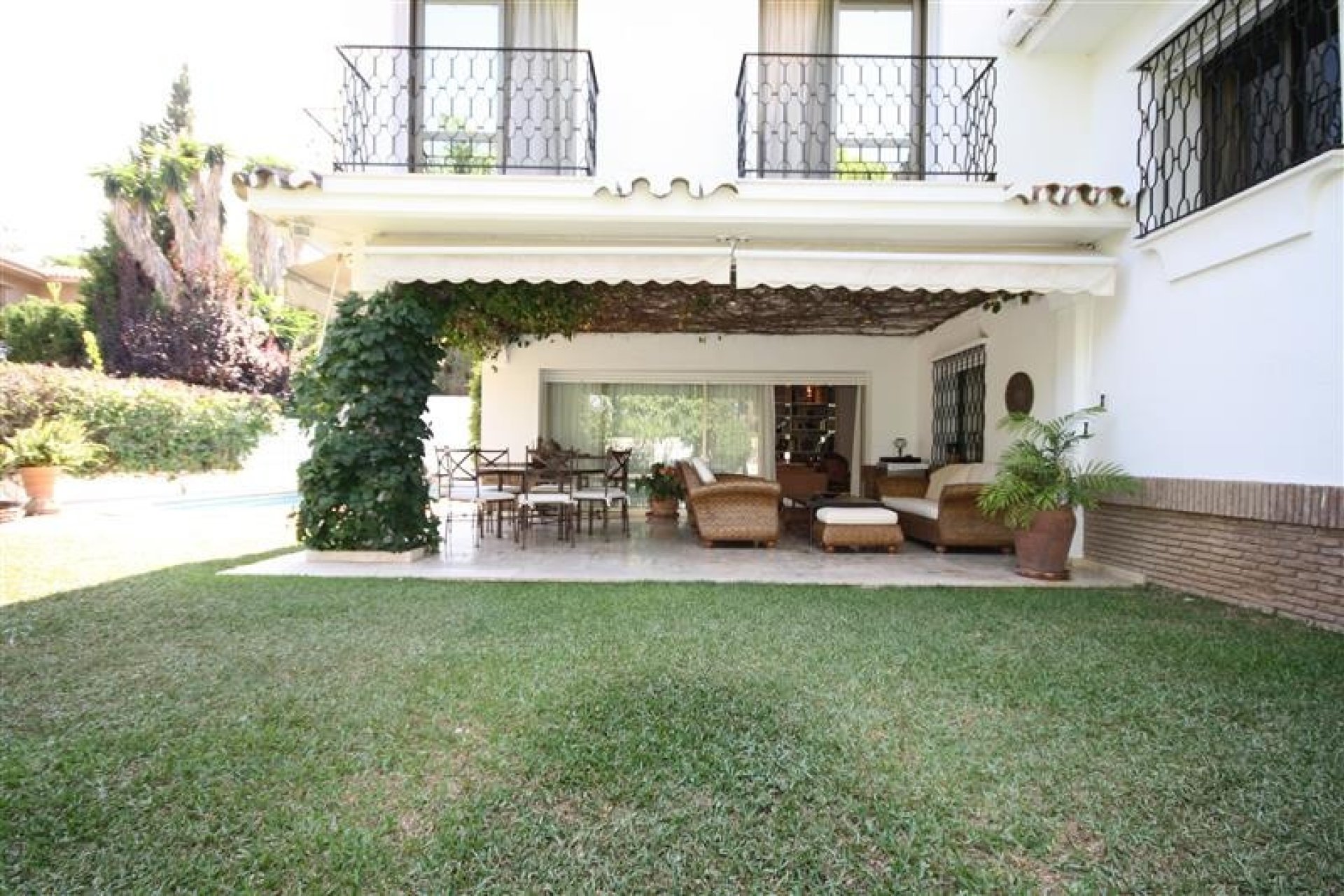 Resale - Villa - Marbella - Los Monteros