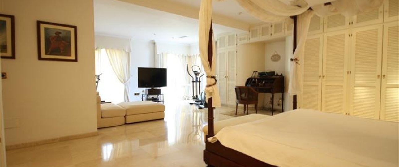 Resale - Villa - Marbella - Los Monteros