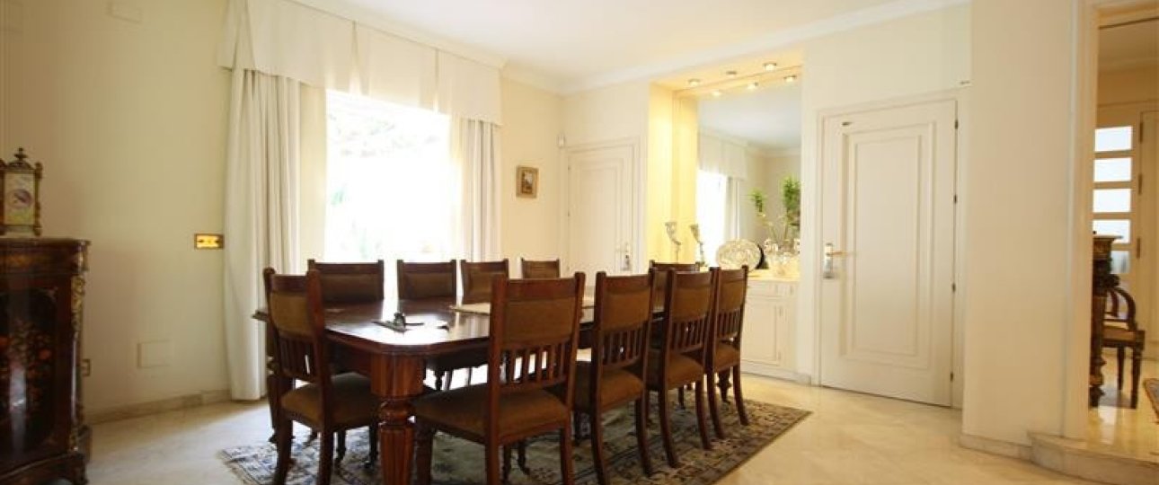 Resale - Villa - Marbella - Los Monteros