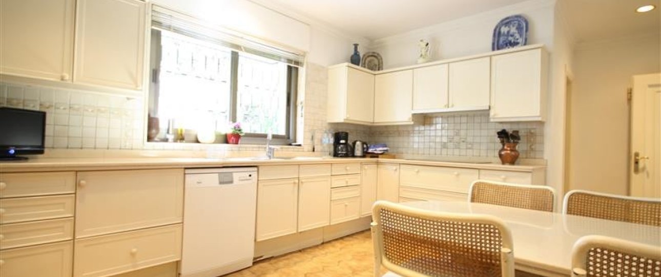 Resale - Villa - Marbella - Los Monteros