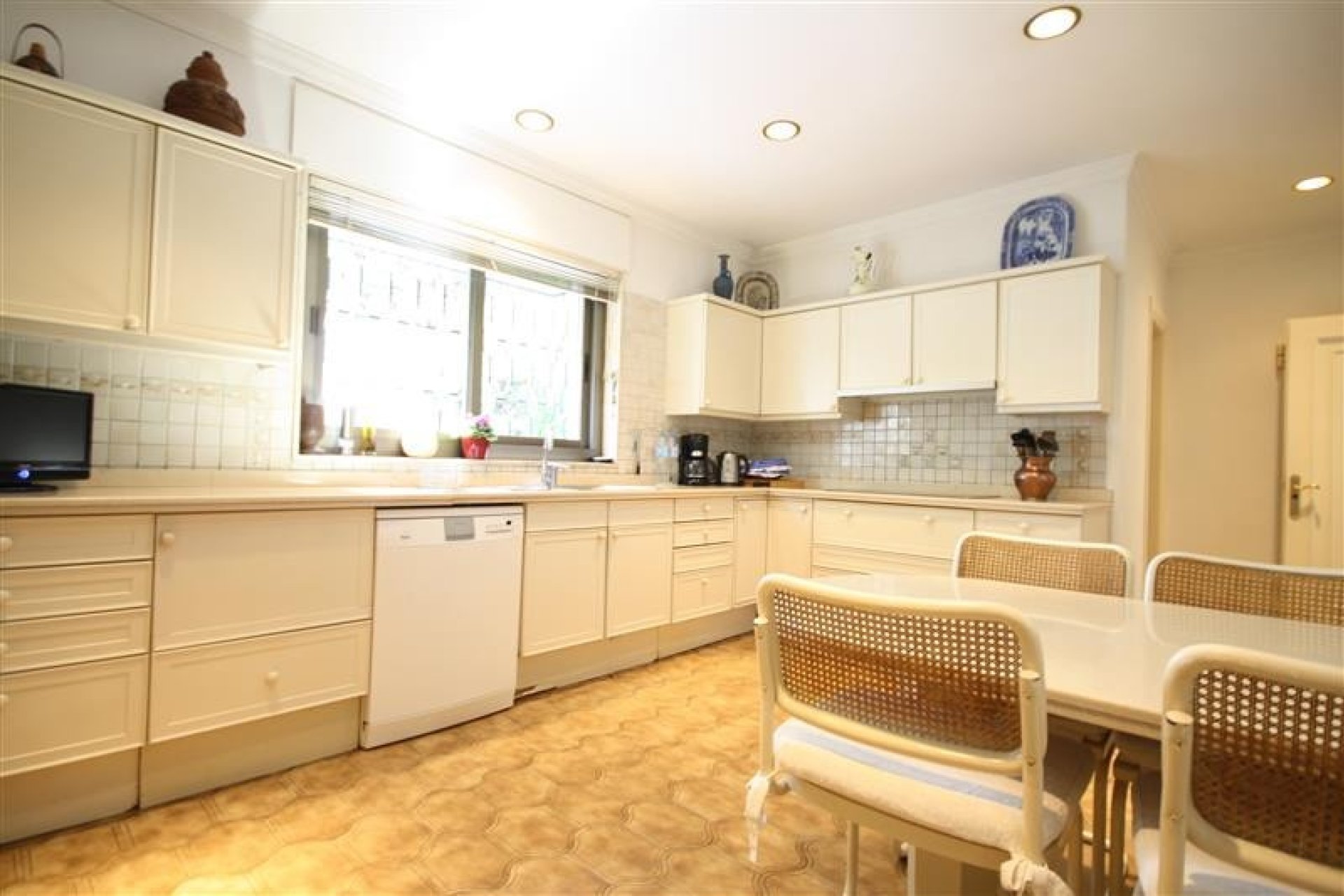 Resale - Villa - Marbella - Los Monteros