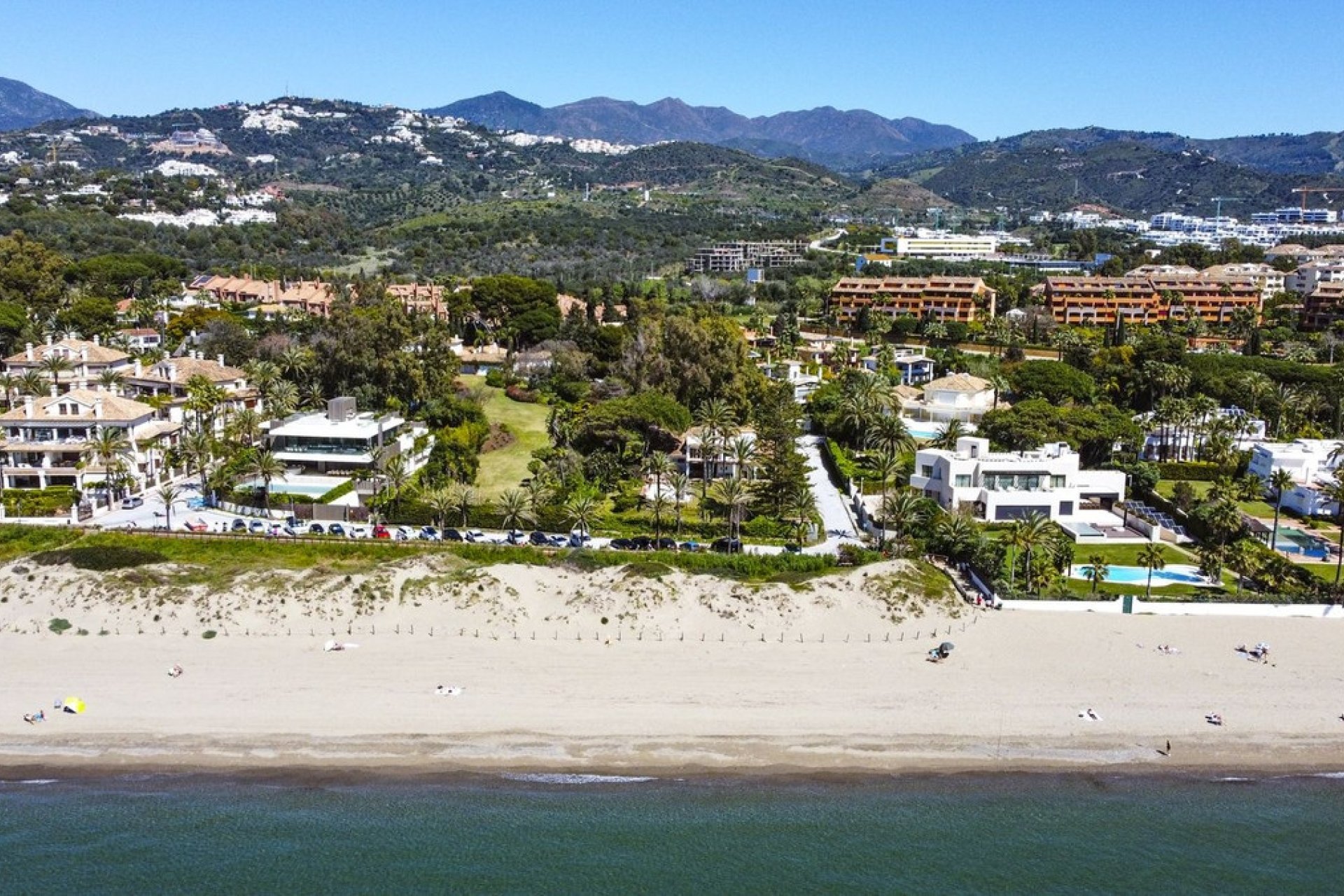Resale - Villa - Marbella - Los Monteros