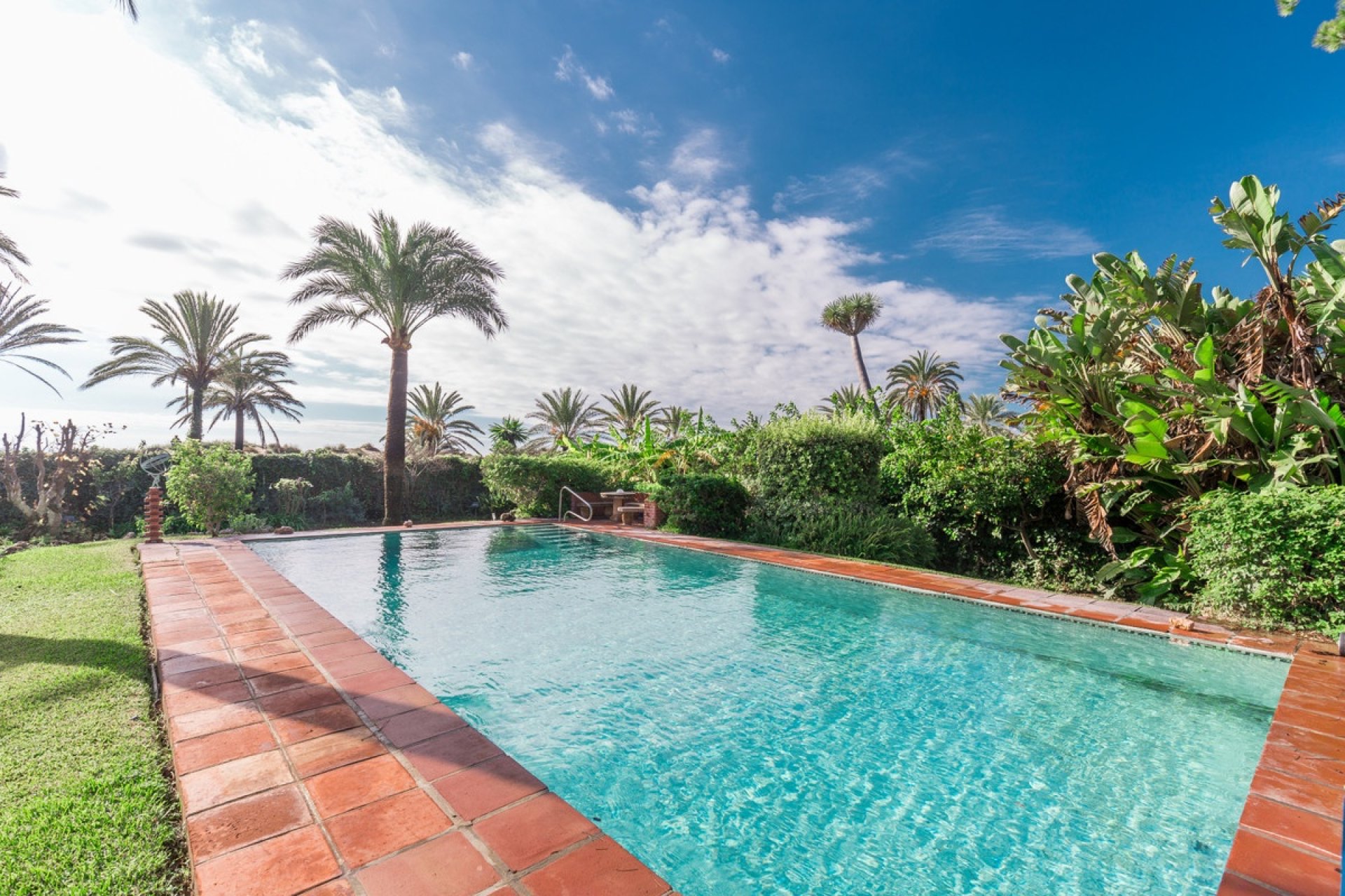 Resale - Villa - Marbella - Los Monteros