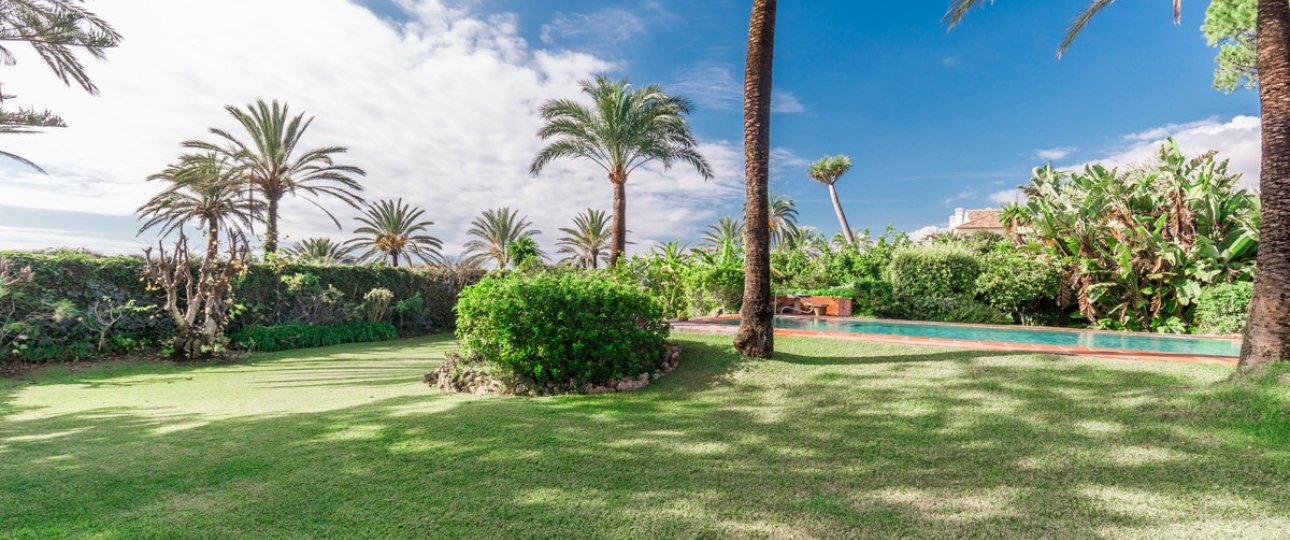 Resale - Villa - Marbella - Los Monteros