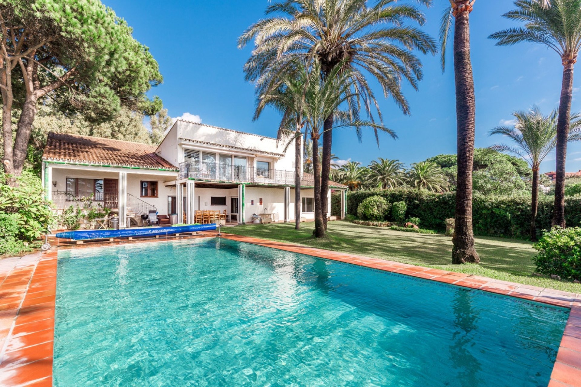 Resale - Villa - Marbella - Los Monteros