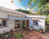 Resale - Villa - Marbella - Los Monteros