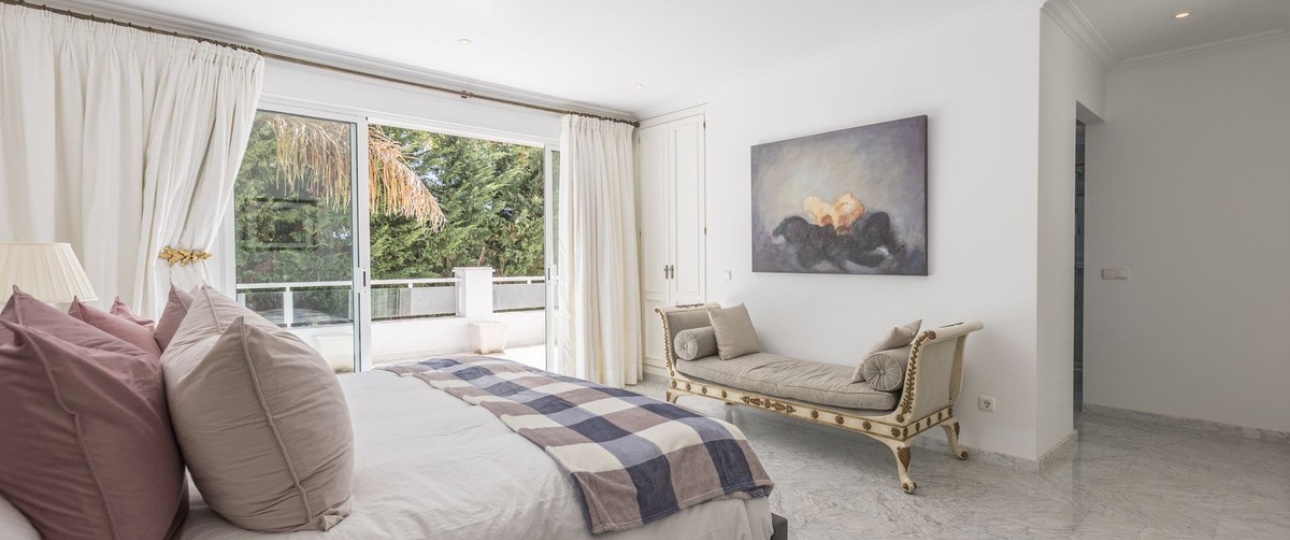 Resale - Villa - Marbella - Los Monteros