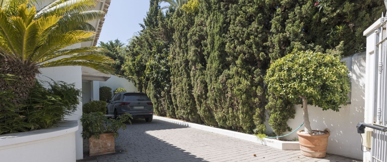 Resale - Villa - Marbella - Los Monteros